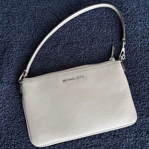 Michael Kors Jet Set Small Pebbled Leather Convertible Wristlet Pearl Gray | EUC